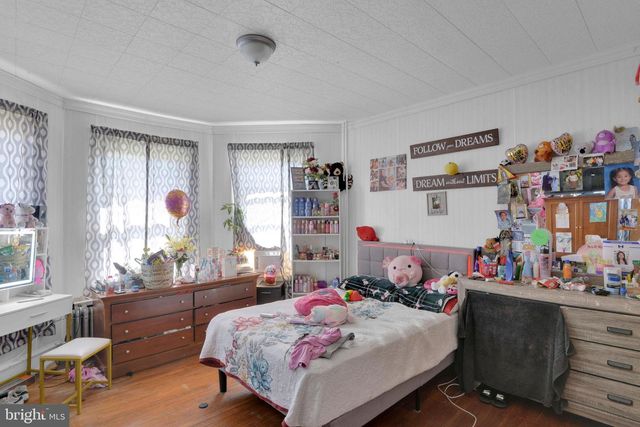 228 PLEASANT ST E, Hammonton, NJ 08037