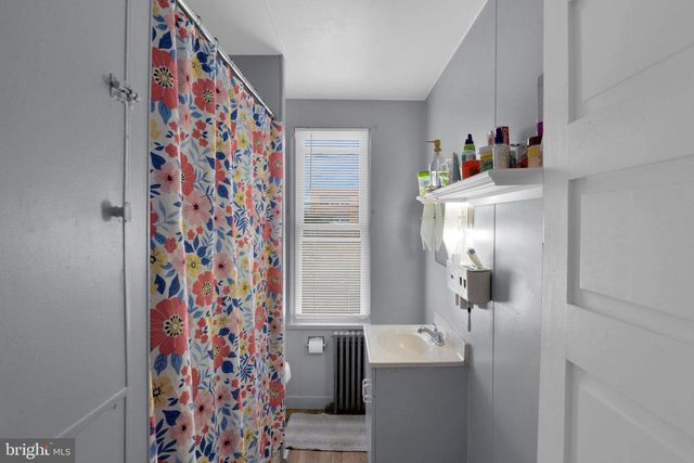 228 PLEASANT ST E, Hammonton, NJ 08037