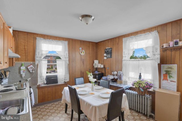 228 PLEASANT ST E, Hammonton, NJ 08037