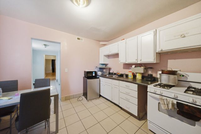 8914 S Exchange Avenue, Chicago, IL 60617