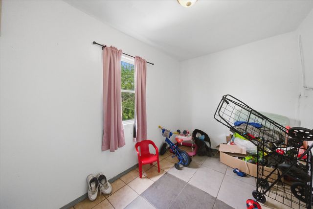 8914 S Exchange Avenue, Chicago, IL 60617