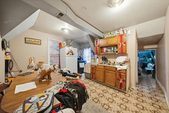 8914 S Exchange Avenue, Chicago, IL 60617