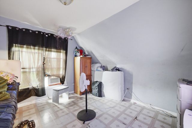8914 S Exchange Avenue, Chicago, IL 60617