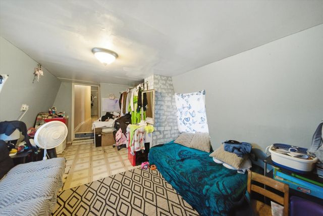 8914 S Exchange Avenue, Chicago, IL 60617