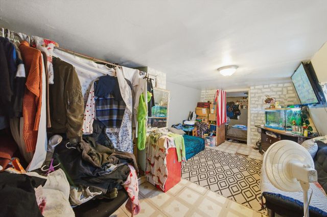 8914 S Exchange Avenue, Chicago, IL 60617