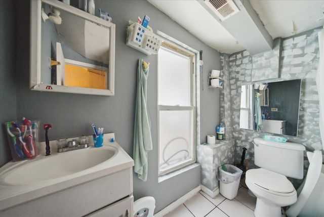 8914 S Exchange Avenue, Chicago, IL 60617