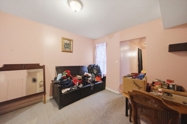 8914 S Exchange Avenue, Chicago, IL 60617