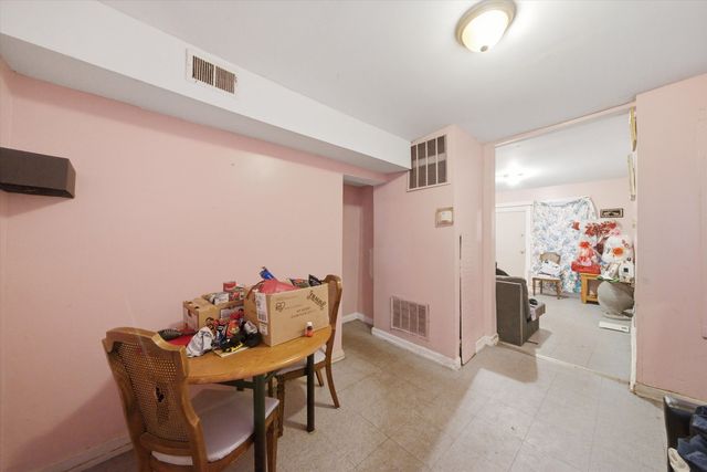8914 S Exchange Avenue, Chicago, IL 60617