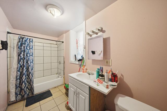 8914 S Exchange Avenue, Chicago, IL 60617