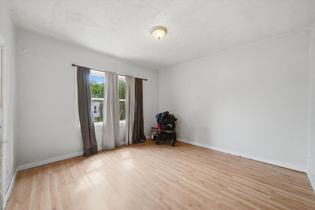 8914 S Exchange Avenue, Chicago, IL 60617