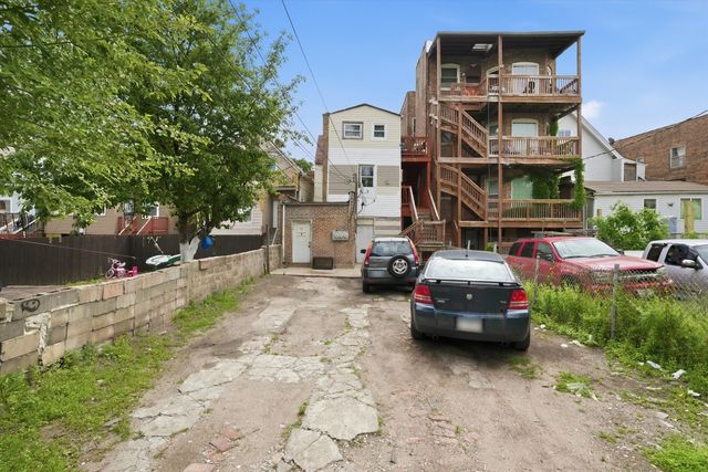 8914 S Exchange Avenue, Chicago, IL 60617
