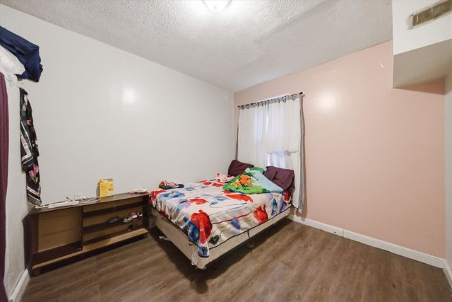 8914 S Exchange Avenue, Chicago, IL 60617