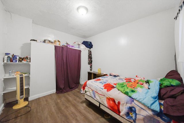8914 S Exchange Avenue, Chicago, IL 60617