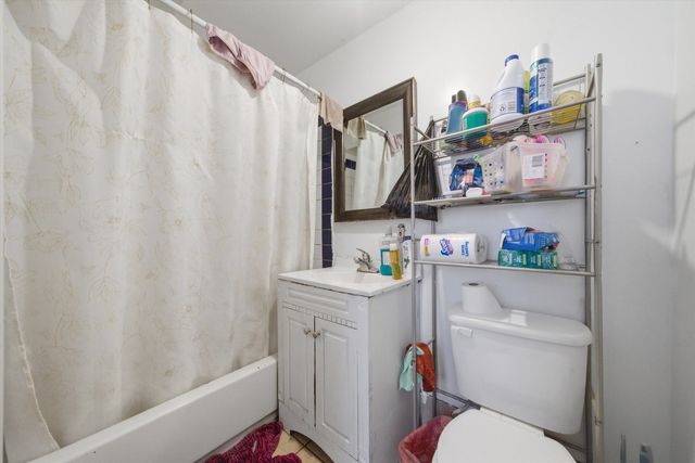 8914 S Exchange Avenue, Chicago, IL 60617