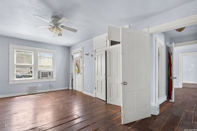 829 N Goodrich, Seguin, TX 78155