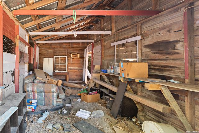 829 N Goodrich, Seguin, TX 78155