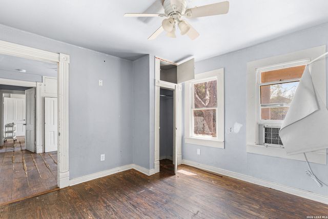 829 N Goodrich, Seguin, TX 78155