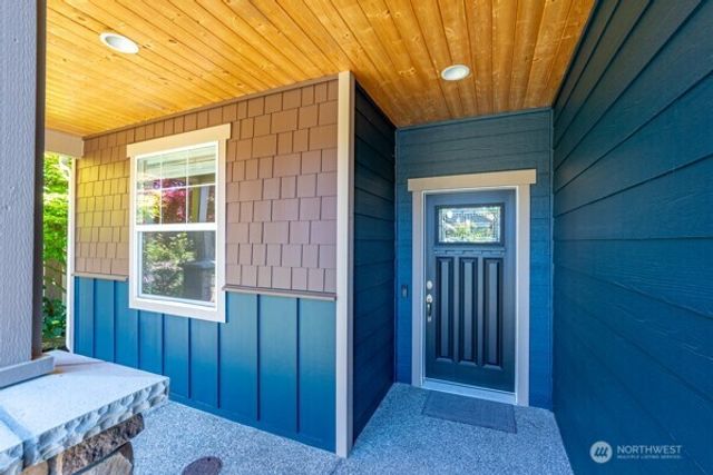 1844 SW Aberdeen Court, Oak Harbor, WA 98277