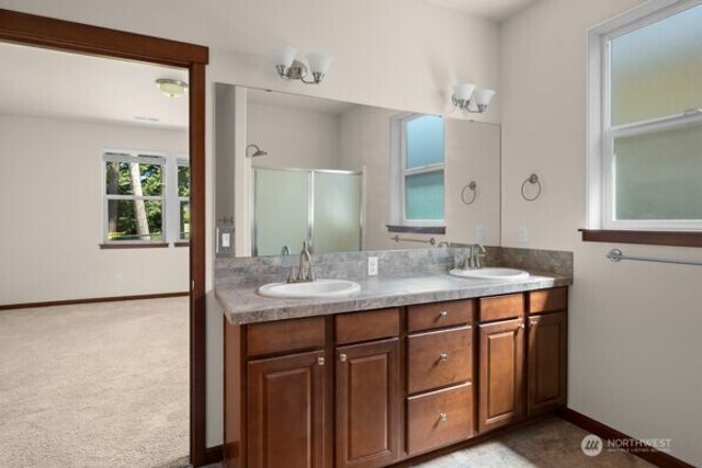 1844 SW Aberdeen Court, Oak Harbor, WA 98277