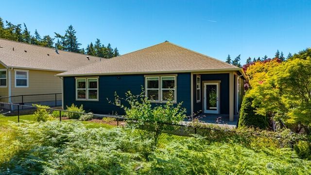 1844 SW Aberdeen Court, Oak Harbor, WA 98277