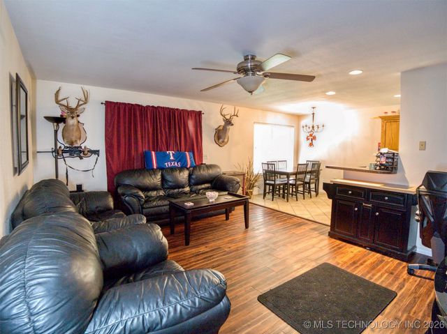 105 Quail Ridge Road, Durant, OK 74701