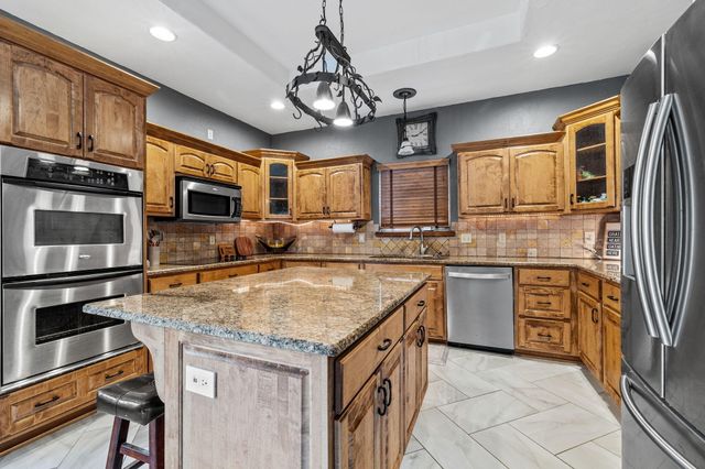 703 W Laverne Drive, Nixa, MO 65714