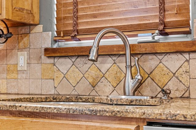 703 W Laverne Drive, Nixa, MO 65714