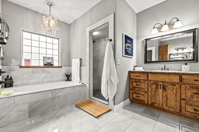 703 W Laverne Drive, Nixa, MO 65714