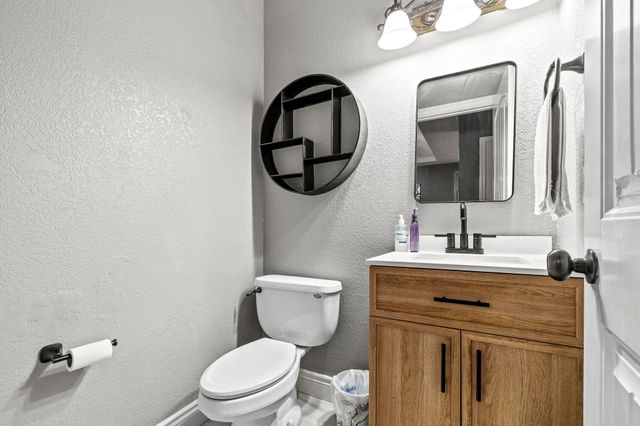 703 W Laverne Drive, Nixa, MO 65714