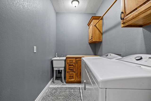 703 W Laverne Drive, Nixa, MO 65714