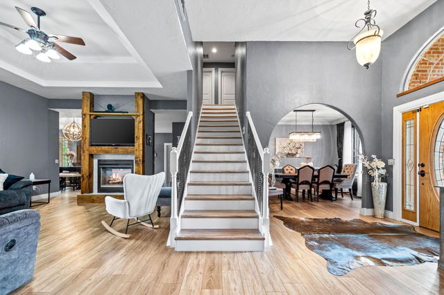 703 W Laverne Drive, Nixa, MO 65714