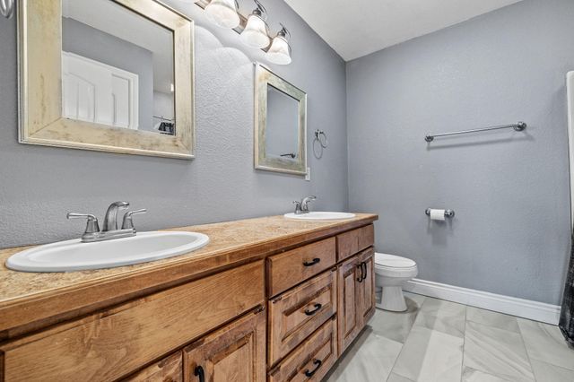 703 W Laverne Drive, Nixa, MO 65714