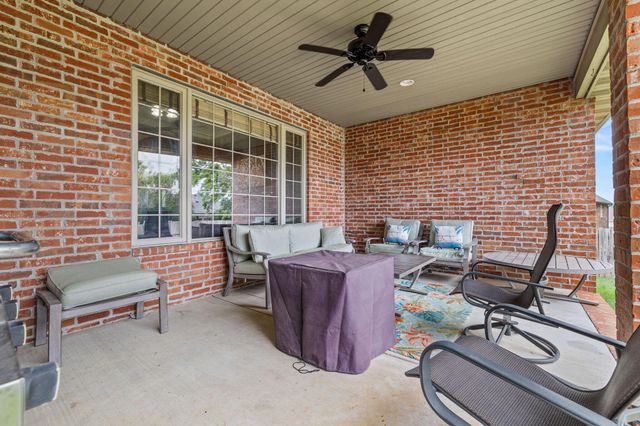 703 W Laverne Drive, Nixa, MO 65714