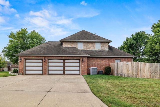 703 W Laverne Drive, Nixa, MO 65714