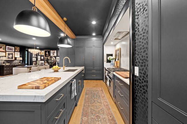 1532 W Ohio Street 1, Chicago, IL 60642