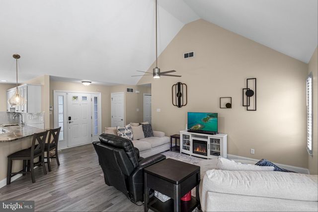 1279 LIVIA LN, Vineland, NJ 08360