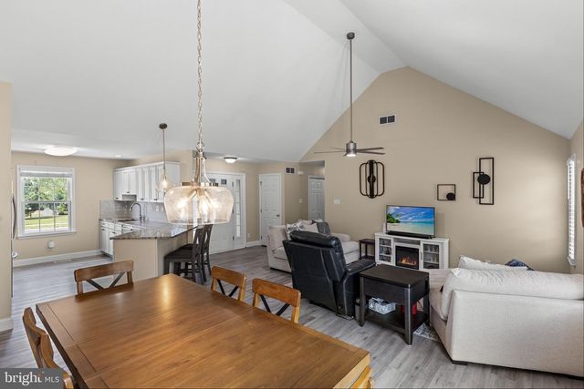 1279 LIVIA LN, Vineland, NJ 08360