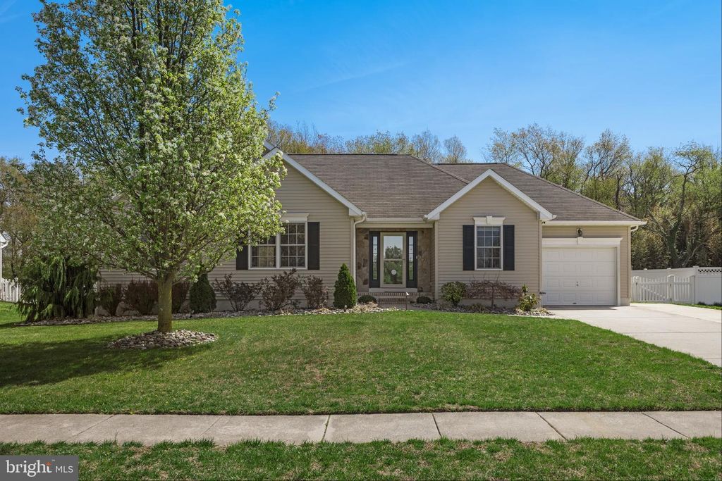 1279 LIVIA LN, Vineland, NJ 08360