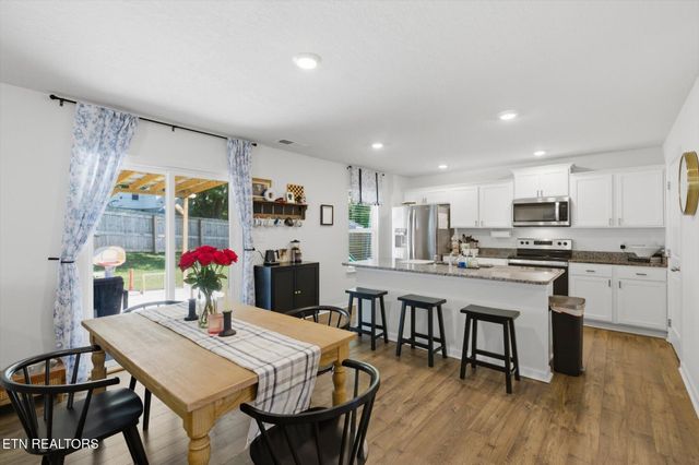 709 W Tellico Ave, Athens, TN 37303