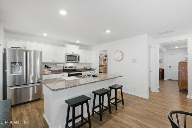 709 W Tellico Ave, Athens, TN 37303