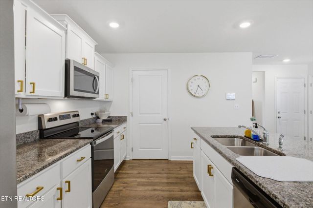 709 W Tellico Ave, Athens, TN 37303