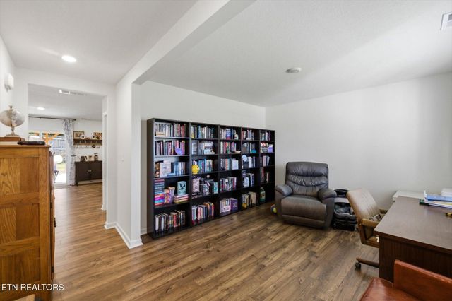 709 W Tellico Ave, Athens, TN 37303
