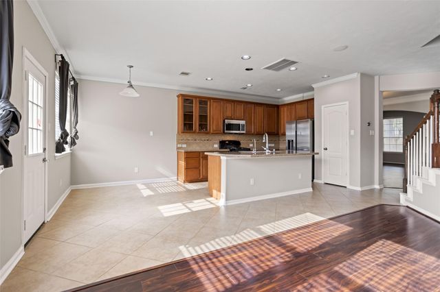 30322 Deleon Fields Drive, Spring, TX 77386