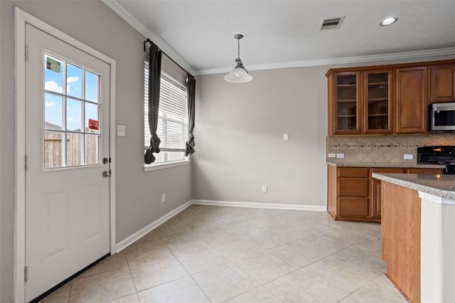 30322 Deleon Fields Drive, Spring, TX 77386