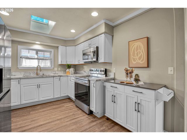 4839 Ne 41ST Ave, Portland, OR 97211