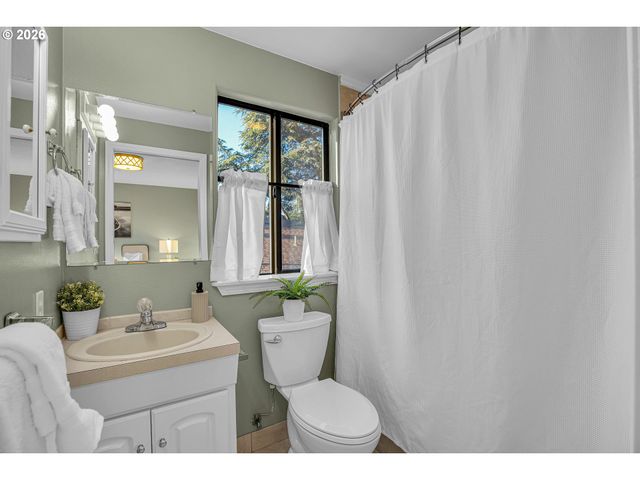 4839 Ne 41ST Ave, Portland, OR 97211
