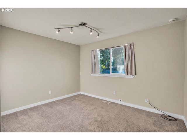 4839 Ne 41ST Ave, Portland, OR 97211