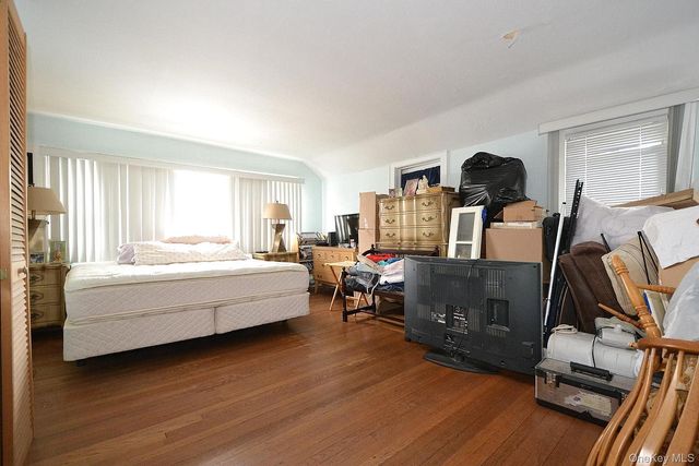 463 S Bayview Avenue, Freeport, NY 11520