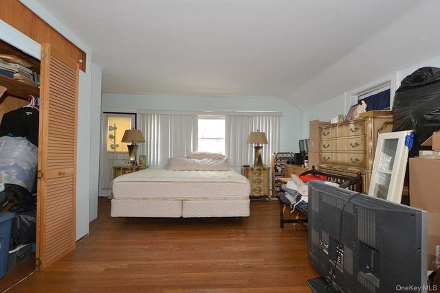 463 S Bayview Avenue, Freeport, NY 11520