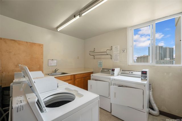 1655 Makaloa Street 1502, Honolulu, HI 96814